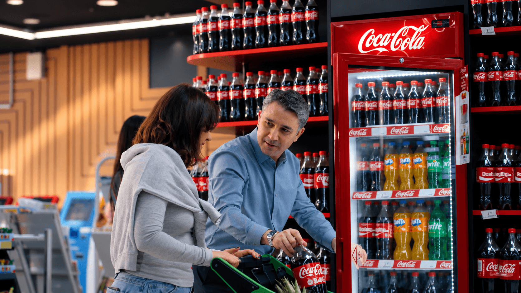 Coca-Cola kommersial kadrı — soyuducu